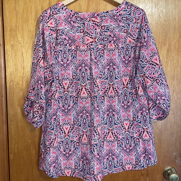 •CROFT & BARROW•NWOT RED/NAVY/WHITE/TAN/ORANGE IKAT V-NECK SLIT BLOUSE SIZE 1X - Picture 4 of 10